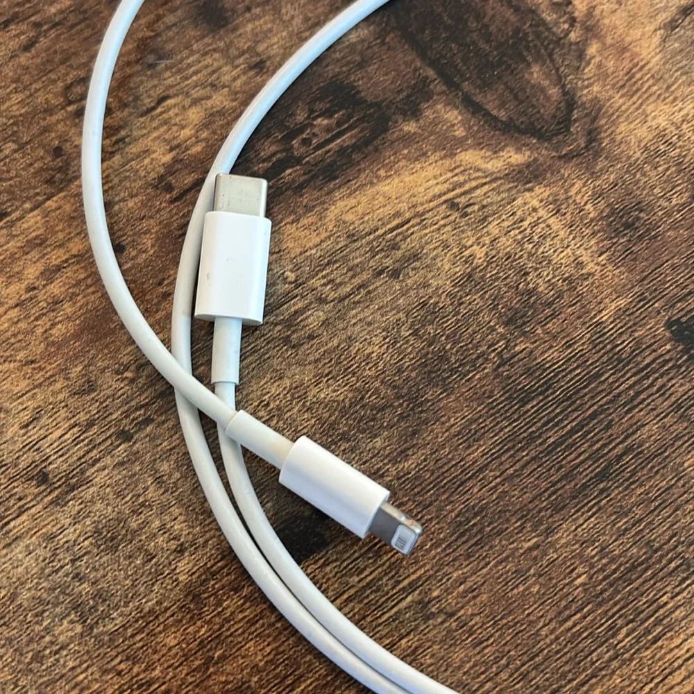 Apple lightning cable - Picture 2 of 4